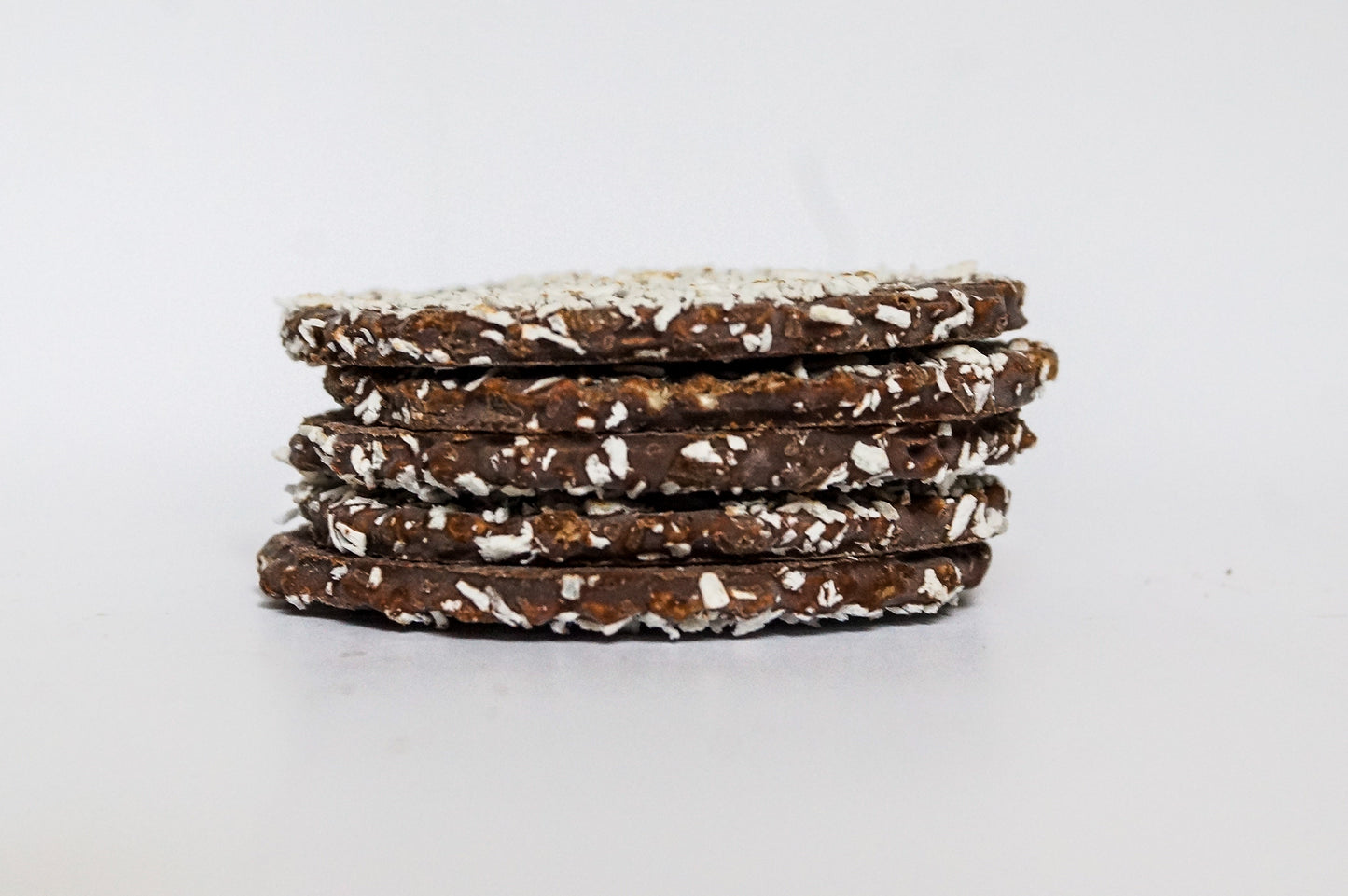 Zartbitter Knusperwaffeln aus Dinkel mit Kokos