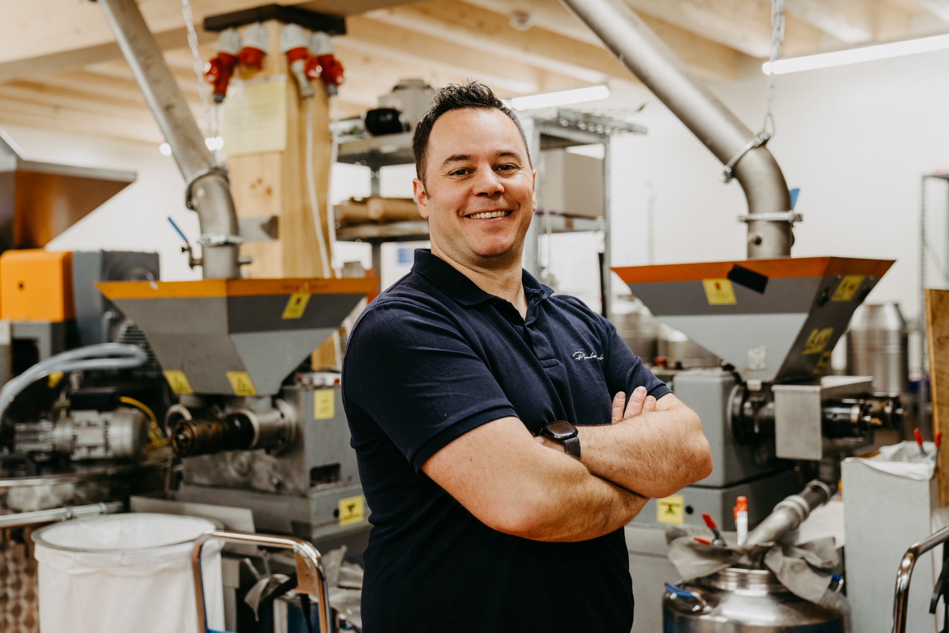 Unser Chef Timo ist der Herr über die Ölpressen in unserer Gläsernen Ölmanufaktur