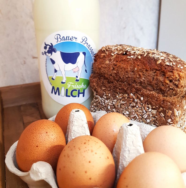 Frische Bio-Lebensmittel wie Eier, Milch, Brot, Fleisch- und Wurstwaren oder Käse direkt vom Erzeuger beim Hollerbusch Hofladen in Hauenstein